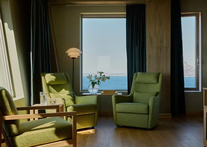 Wood Hotel 4*