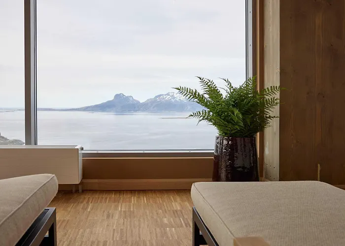 Wood Hotel 4*