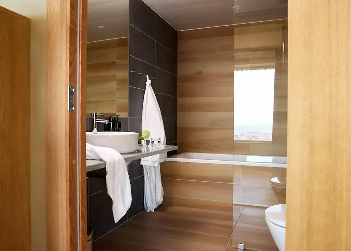Wood Hotel