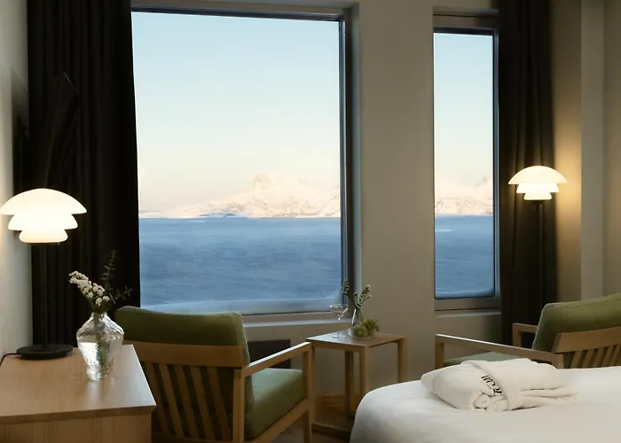 Wood Hotel 4*